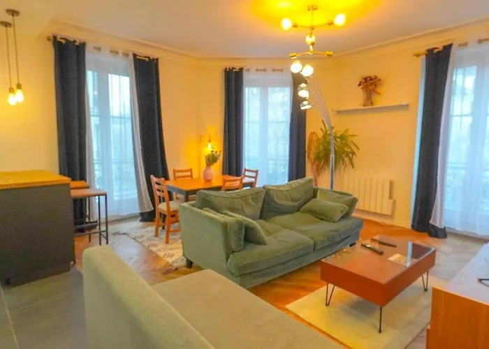 6 Chic Spacious Flat Moulin Rouge *