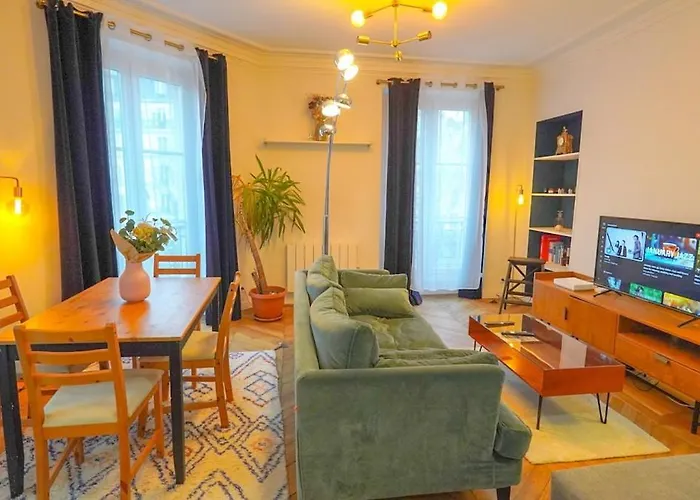 6 Chic Spacious Flat Moulin Rouge *
