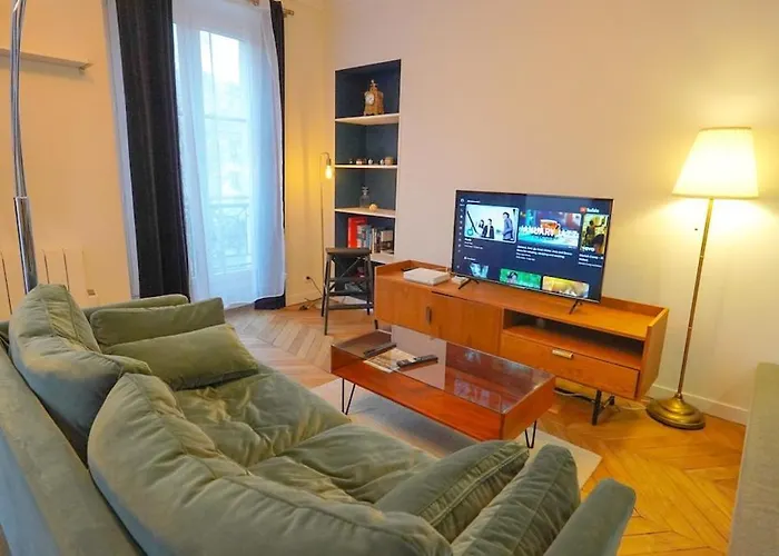 6 Chic Spacious Flat Moulin Rouge * Paris