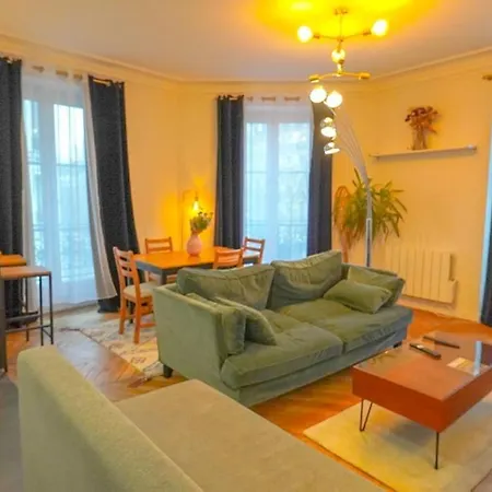 6 Chic Spacious Flat Moulin Rouge *