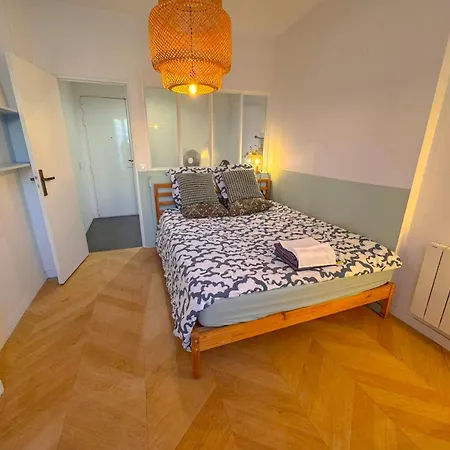 6 Chic Spacious Flat Moulin Rouge 아파트 파리