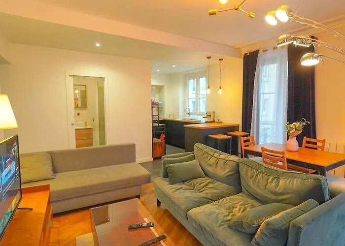 Апартаменты 6 Chic Spacious Flat Moulin Rouge Париж