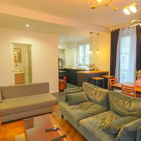 Appartement 6 Chic Spacious Flat Moulin Rouge Parijs